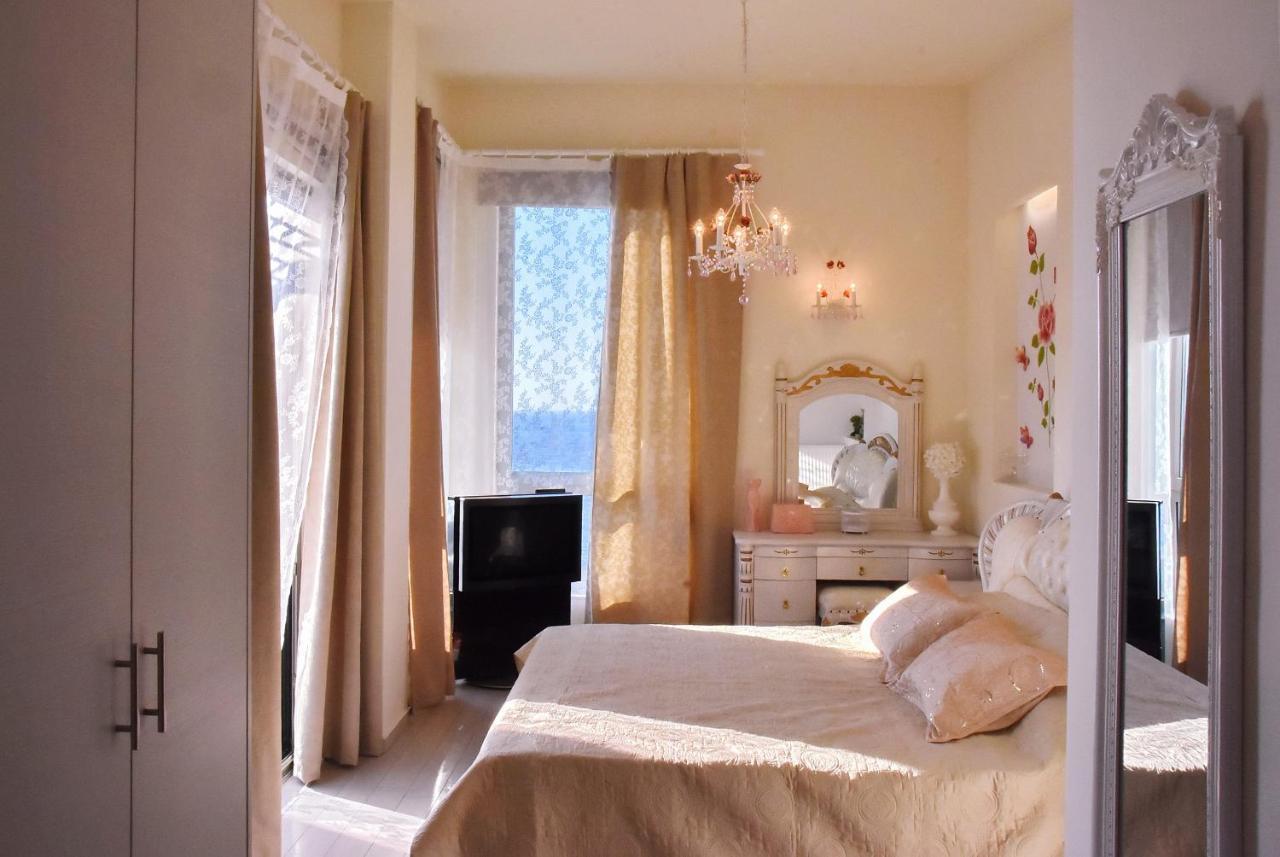 Sea View Beachfront Villa Maria Гуве Экстерьер фото