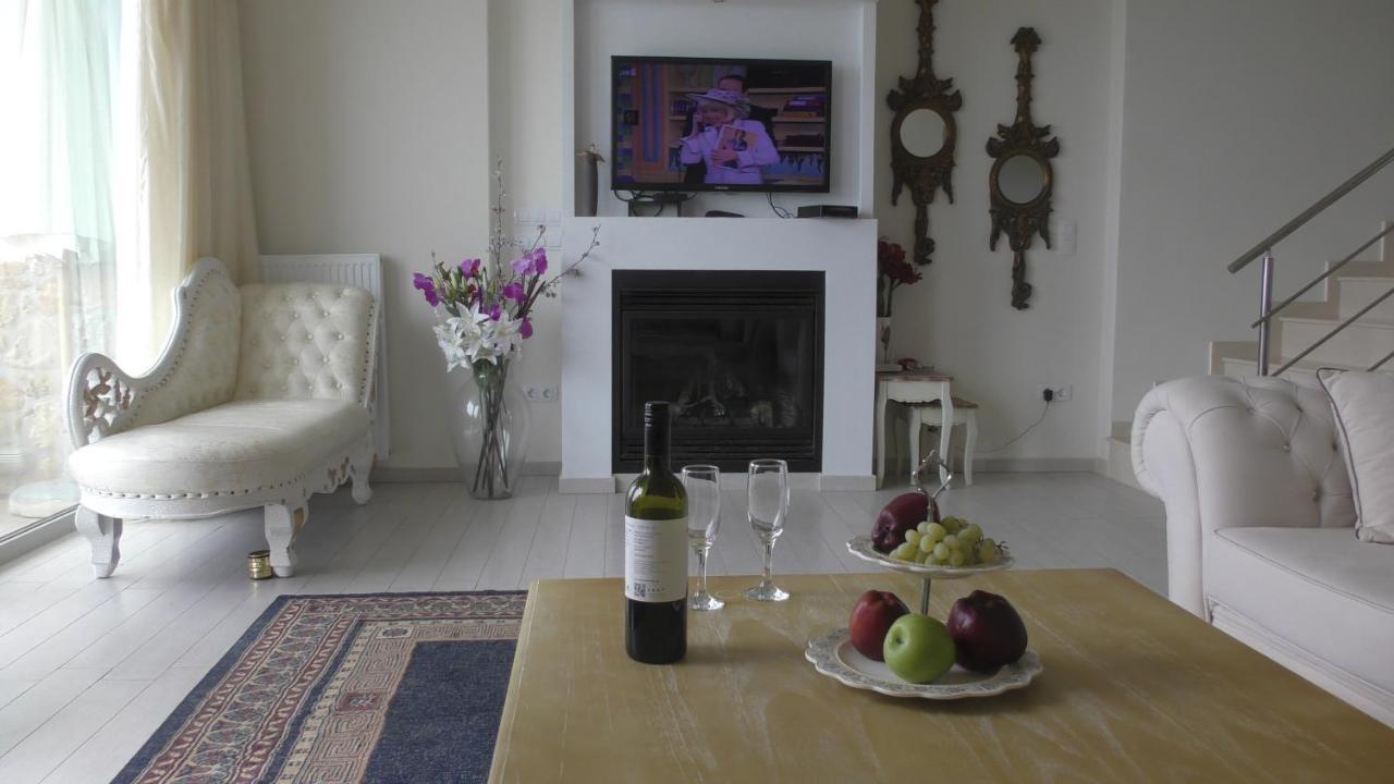 Sea View Beachfront Villa Maria Гуве Экстерьер фото